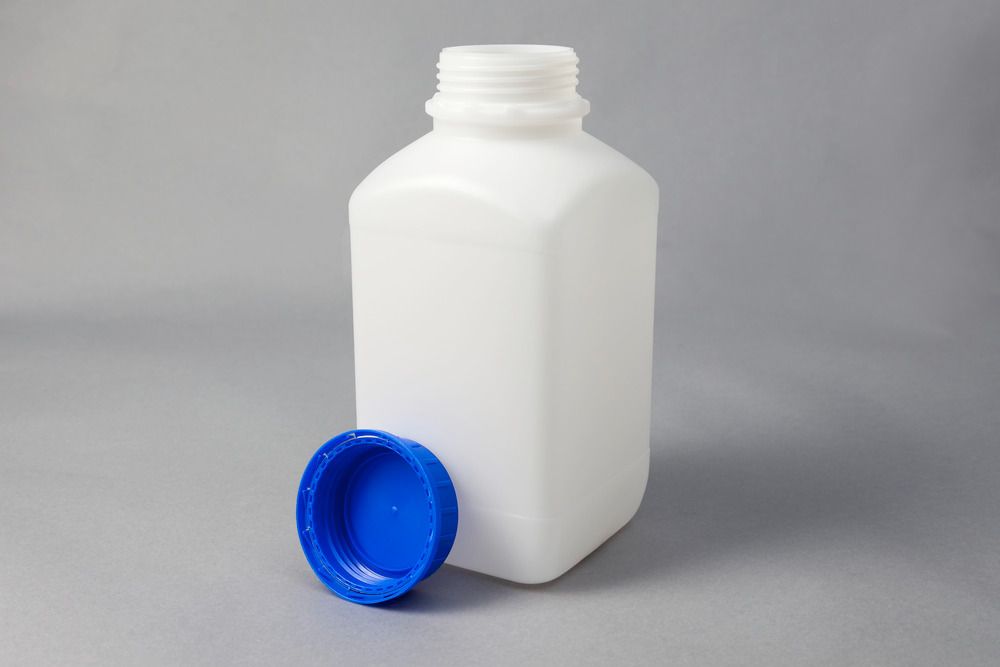 Wide necked bottles in HDPE, square, natural-transparent, 4000 ml, with UN approval, 12 pieces