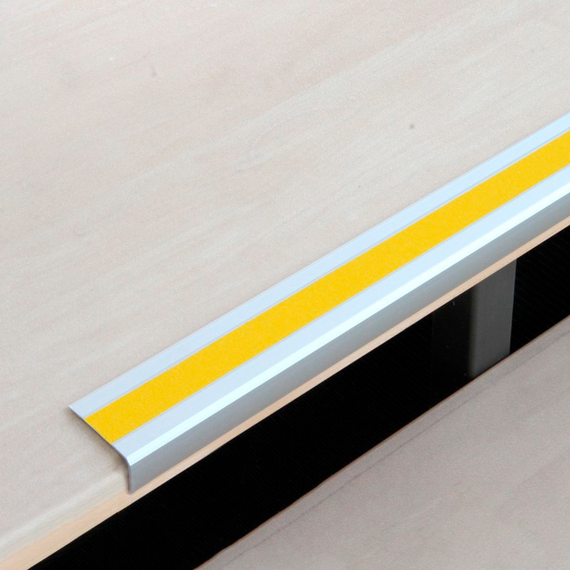 Perfil de borde de peldaño antideslizante, aluminio m2 Easy Clean amarillo, ancho 800mm, grosor 3mm