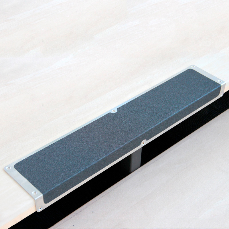 Protiskluzový nášlapný profil, aluminium m2, univerzální, černý, 635 mm