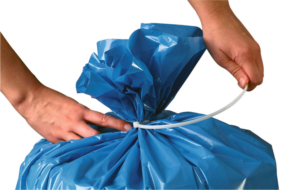 Lazos de nylon como cierre de bolsas de basura