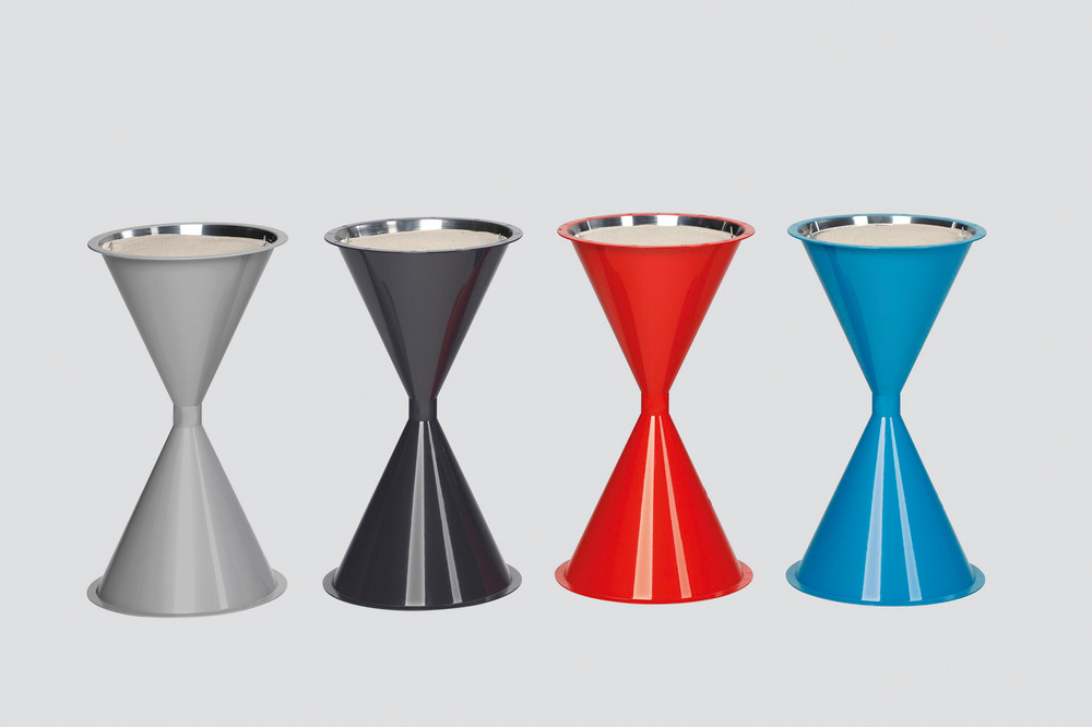 Cendriers coniques en plastique, disponibles en 4 coloris