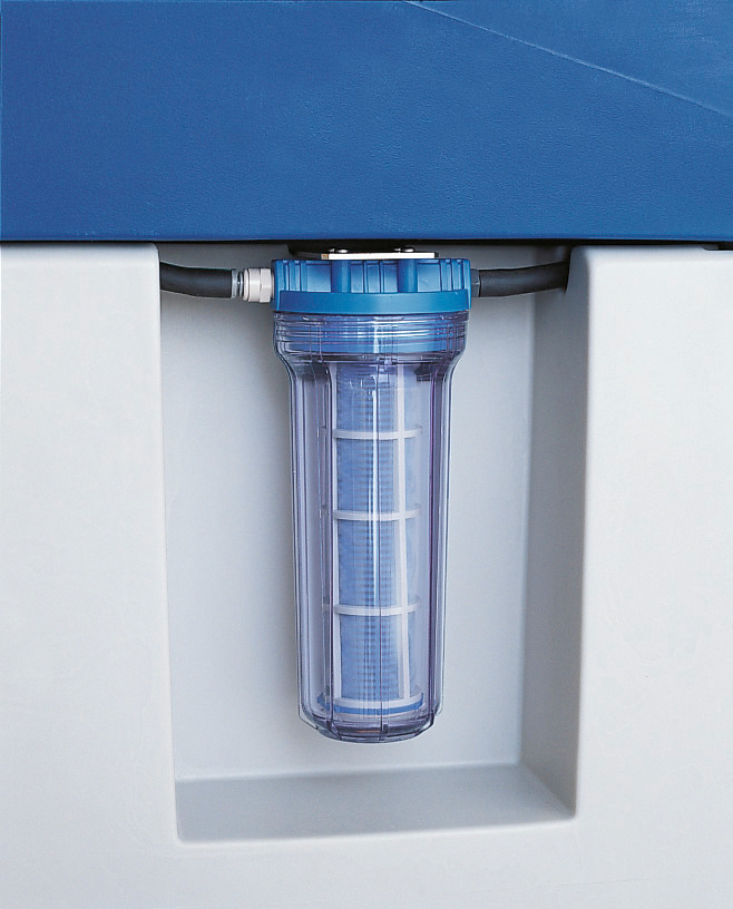 Acessório opcional: um filtro reutilizável (250 μm de espessura) retém as impurezas finas, prolongando assim a durabilidade de utilização do produto de limpeza.