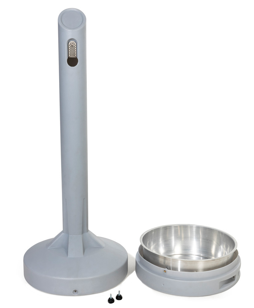 To empty the aluminium inner container, the upper part of the ashtray can simply be removed after loosening the two knurled-head screws.