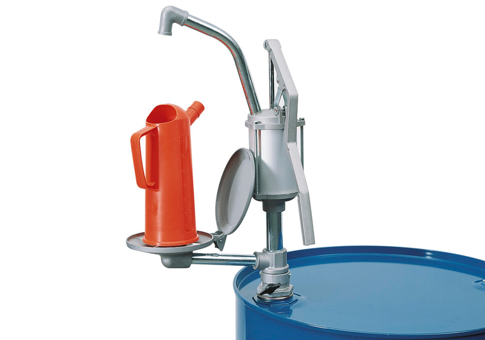 Lever operated aluminium pump for mineral oils and anti-freeze with an attached swivel arm