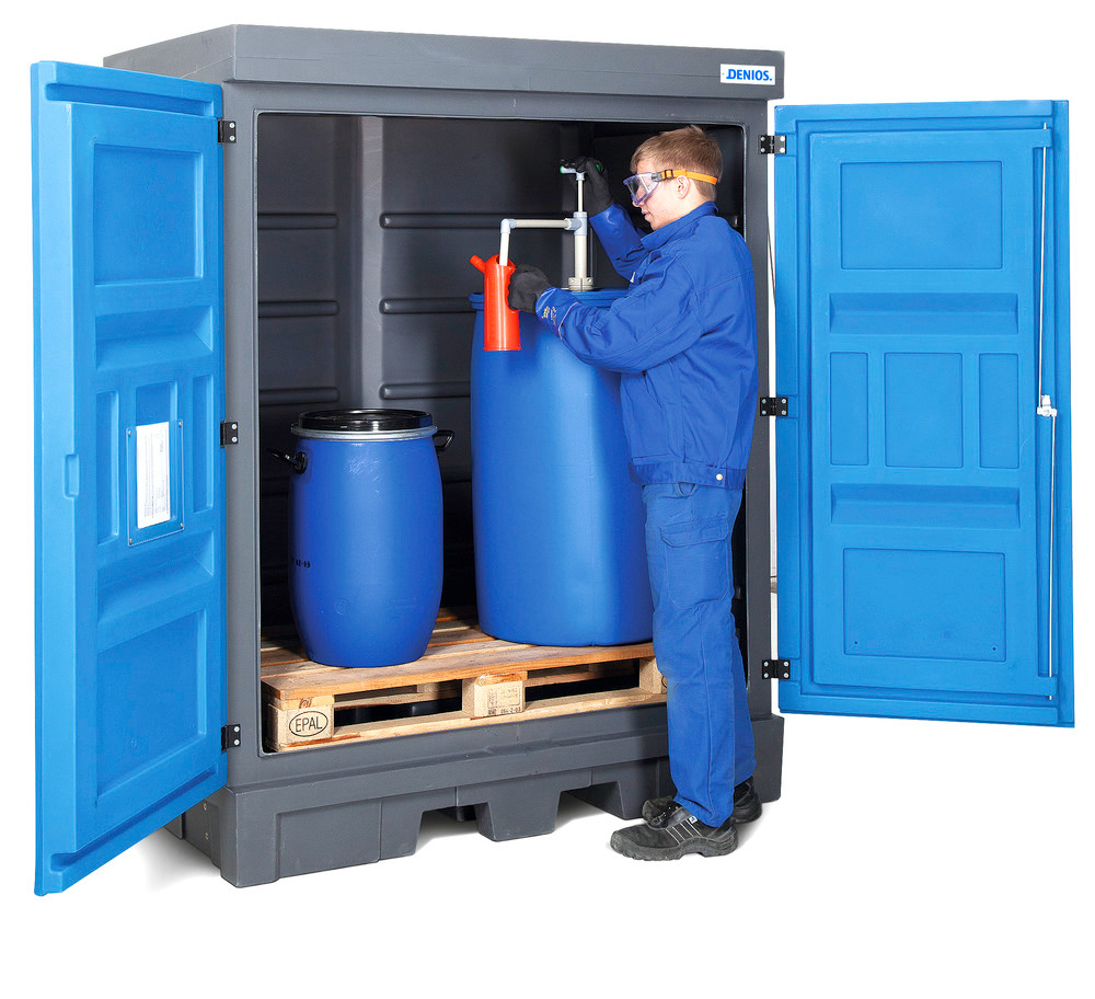 Das PolySafe-Depot Typ D ist großzügig dimensioniert. Somit können z.B. Abfülltätigkeiten direkt am Depot vorgenommen werden.