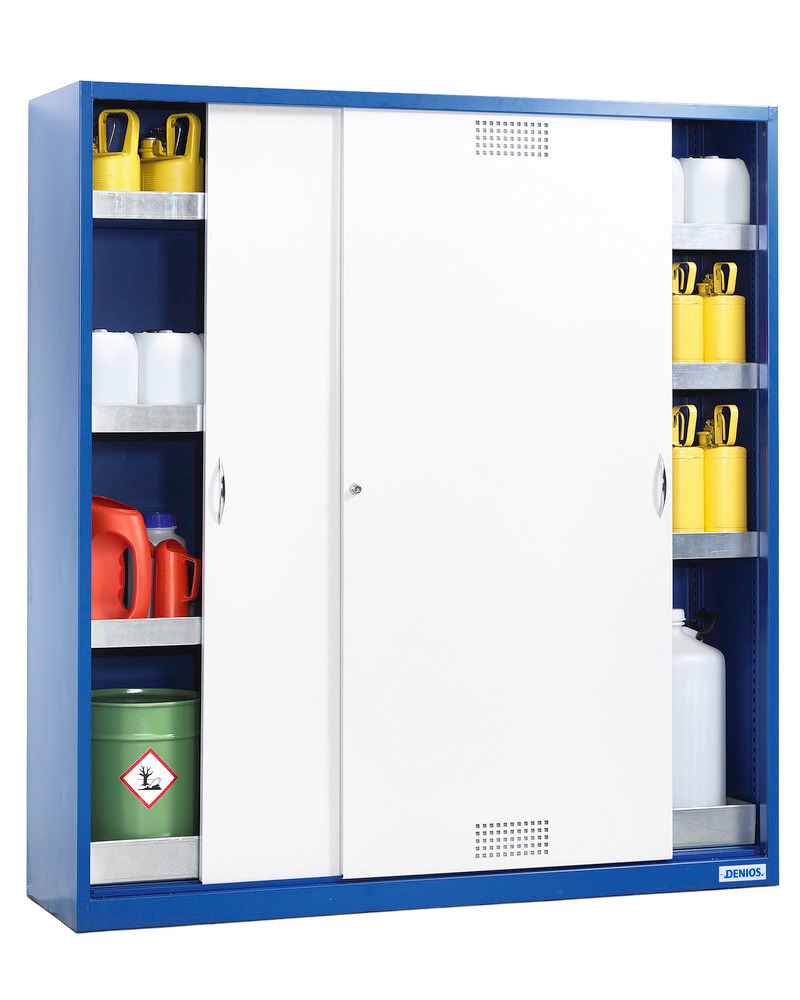 Smooth-running sliding doors on roller bearings with a cylinder safety lock ensure secure storage of hazardous materials