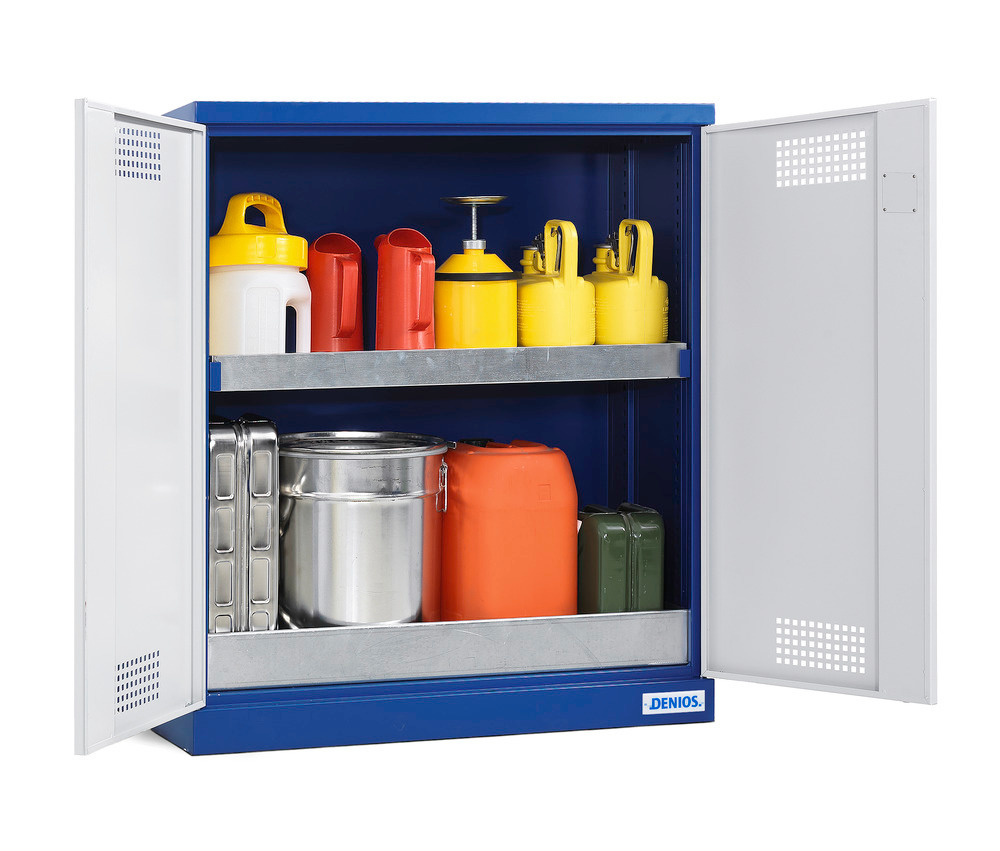 The practical 1100 mm height (model CS 102) enables it to be placed under windows or shelves for example