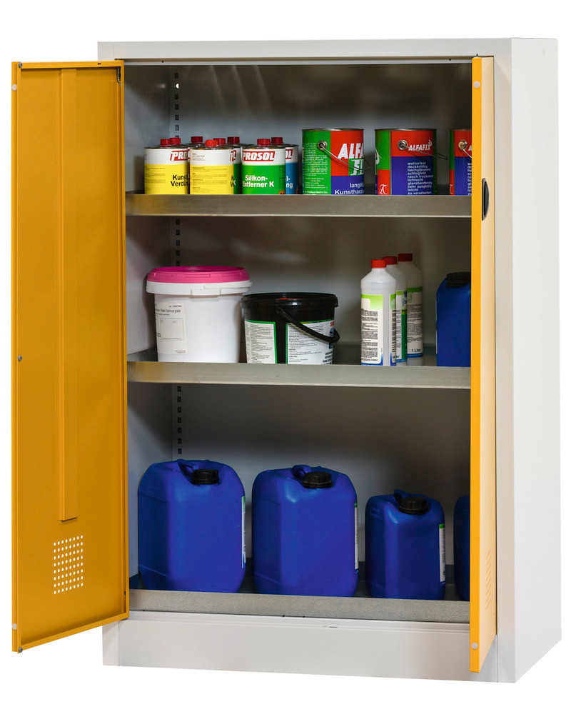 Even the compact version with a height of 1400 mm can safely store numerous small containers