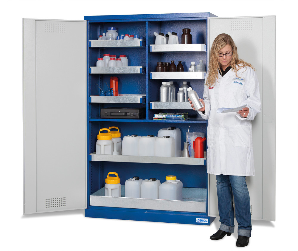 Practical fittings with 6 small spill trays and a floor spill pallet ensure the smart chemicals cabinet is ideal for storing small and medium sized containers Additional storage space can be created with extra spill trays (as shown in the photo)
