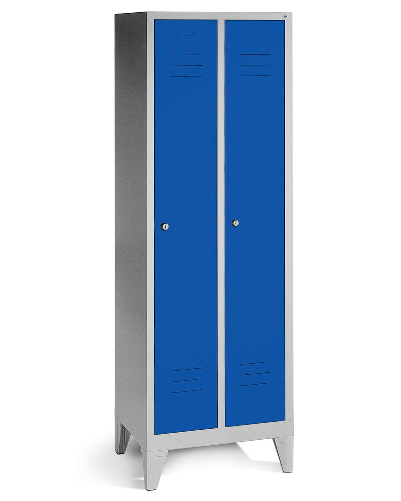 Garderobeskab Cabo, 2 sektioner, B 610, D 500, H 1850 mm, med fødder, grå/blå døre