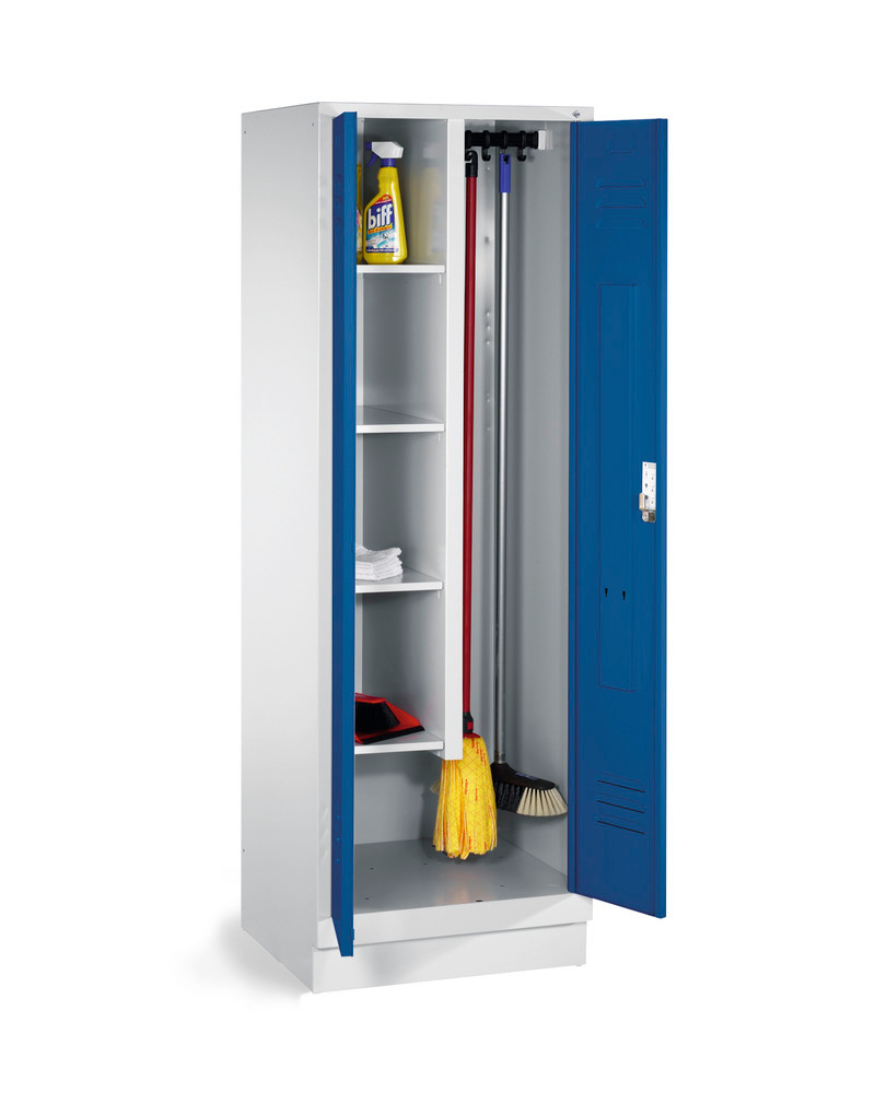 Armario para equipos de limpieza, 4 estantes y perchas, LxAxH: 610x500x1800 mm, zócalo, gris/azul