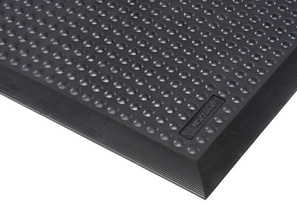 Dissipative anti-fatigue matting for protection from static charge. The dimples and the high quality rubber material ensure a high degree of standing comfort.